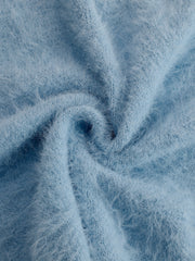 Top sans manches bleu dentelle — gros plan de la maille duveteuse bleu clair