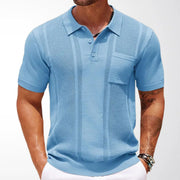 Polo en maille extensible bleu clair — vue portée de face