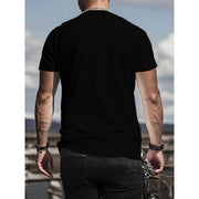 T-shirt imprimé devant — gros plan de l'imprimé sur le tissu