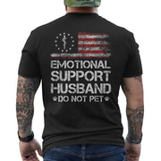 T-shirt noir motif drapeau — vu de dos porté, drapeau et texte imprimés au dos