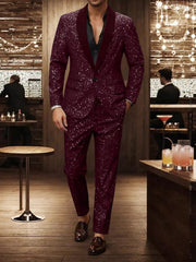 Costume bordeaux à effet pailleté, vue portée en pied