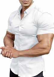 Chemise unie ajustée blanc — vue portée de trois-quarts