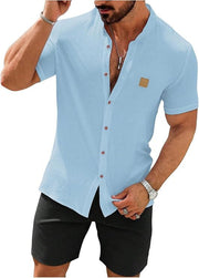 Chemise manches courtes boutonnée bleu clair — vue portée de face