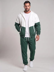 Ensemble veste patchwork et pantalon vert foncé — vue portée en pied