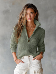 Pull ample à col camionneur vert sauge — vue portée de trois-quarts