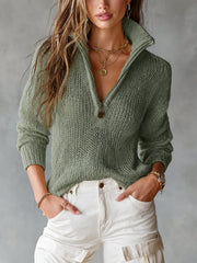 Pull ample à col camionneur vert sauge — vue portée de face