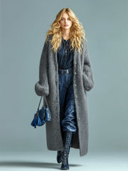 Gilet long ample boutonné gris — vue portée en pied