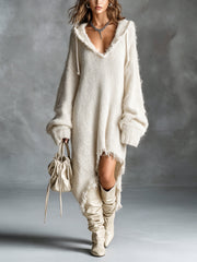 Robe midi à capuche asymétrique crème — vue portée en pied