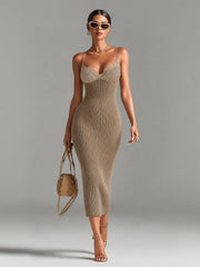 Robe midi côtelée empiècement dentelle beige — vue portée de trois-quarts
