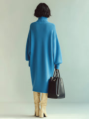 Robe midi bleue col roulé — vue portée en pied, de dos