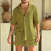 Ensemble polo et short — vue portée debout, en intérieur