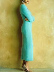 Robe longue bleue épaule dénudée — vue portée de profil
