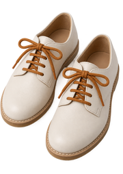 Lacets orange pour chaussures en utilisation