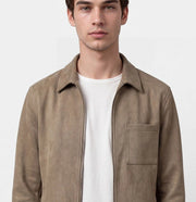Détail du produit : Surchemise taupe à poche poitrine