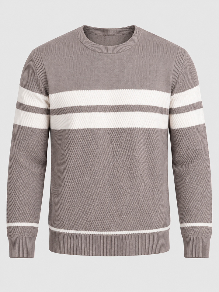 Pull taupe à larges rayures blanches, vue de face