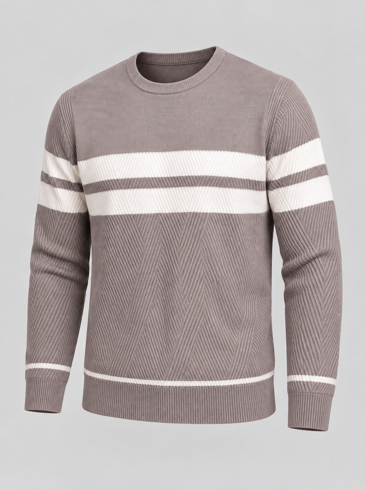 Pull taupe à larges rayures blanches, vue trois quarts