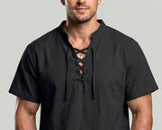 Chemise col lacé manches courtes — gros plan du col lacé noir