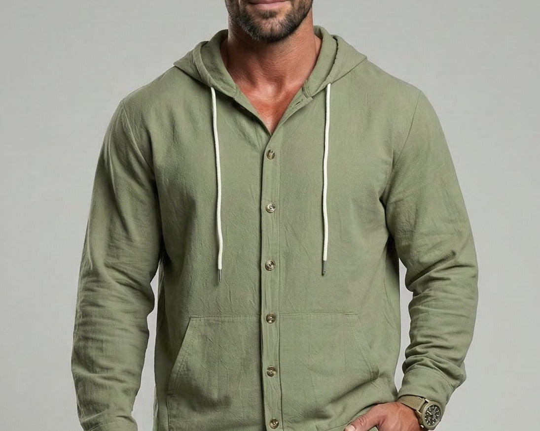 Ensemble veste boutonnée capuche pantalon — gros plan du buste vert sauge, capuche à cordons et boutons