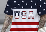 Ensemble t-shirt short étoiles rayures — gros plan du motif « USA » à étoiles et rayures sur la poitrine