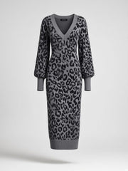 Robe grise en maille léopard à col V — pièce isolée, vue de face