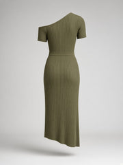 Robe midi vert militaire à épaule dénudée — pièce isolée, vue de dos