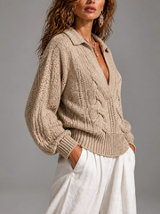 Pull beige à torsades — vue portée de trois-quarts, de côté