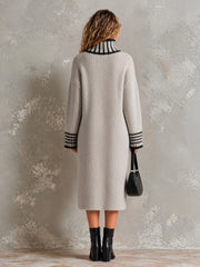 Robe midi gris clair à bords contrastés — dos avec mannequin