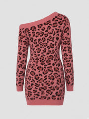 Robe rose à motif léopard — pièce isolée, vue de dos
