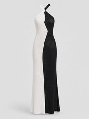 Robe maxi noire et blanche à encolure croisée — pièce isolée, vue de dos