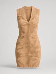 Robe mini camel côtelée à col en V — pièce isolée, vue de face