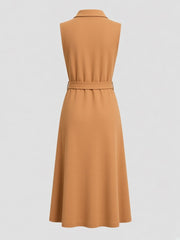 Robe midi camel à poches multiples — pièce isolée, vue de dos