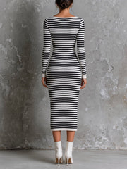Robe midi rayée à ligne contrastée — dos avec mannequin