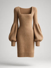 Robe courte camel à col carré — pièce isolée, vue de face