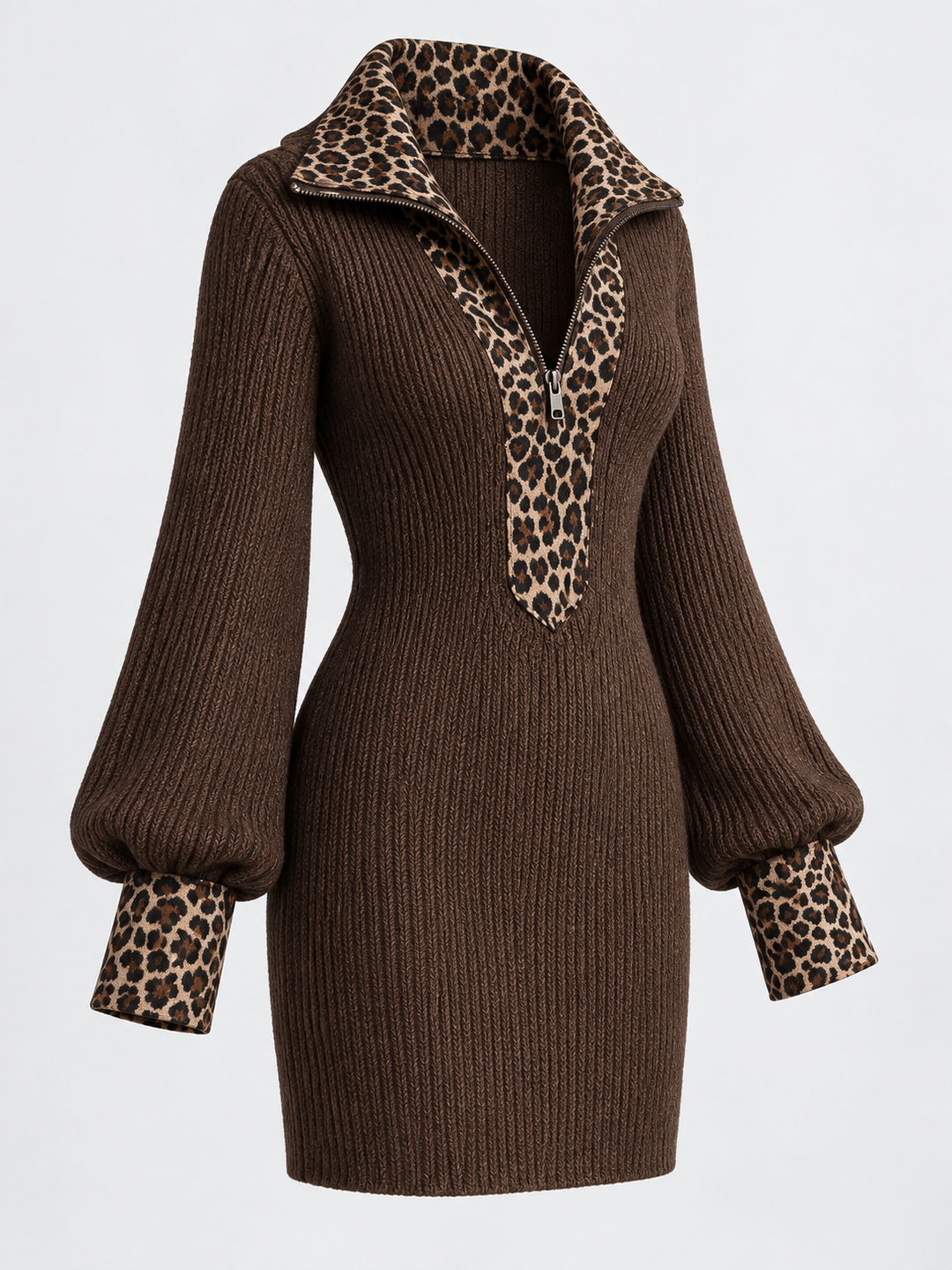 Robe courte brune à col et poignets léopard, seule de trois quarts