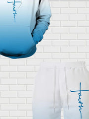 Ensemble sweat à capuche dégradé bleu ciel — gros plan du dégradé du sweat et de la croix sur le pantalon