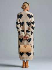 Gilet beige noir à cœurs — vue portée de dos