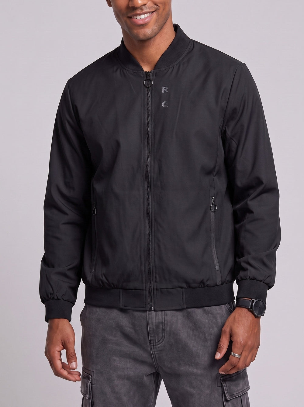 Veste zippée à col montant noire — vue de face