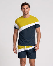 Ensemble t-shirt à blocs de couleur et short, porté