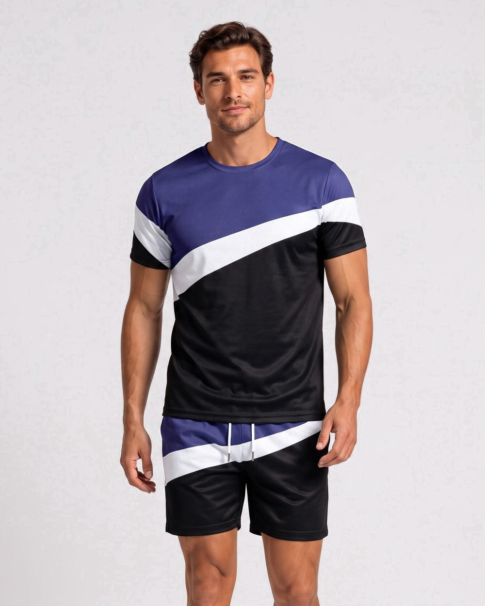 Ensemble t-shirt à blocs de couleur et short, porté