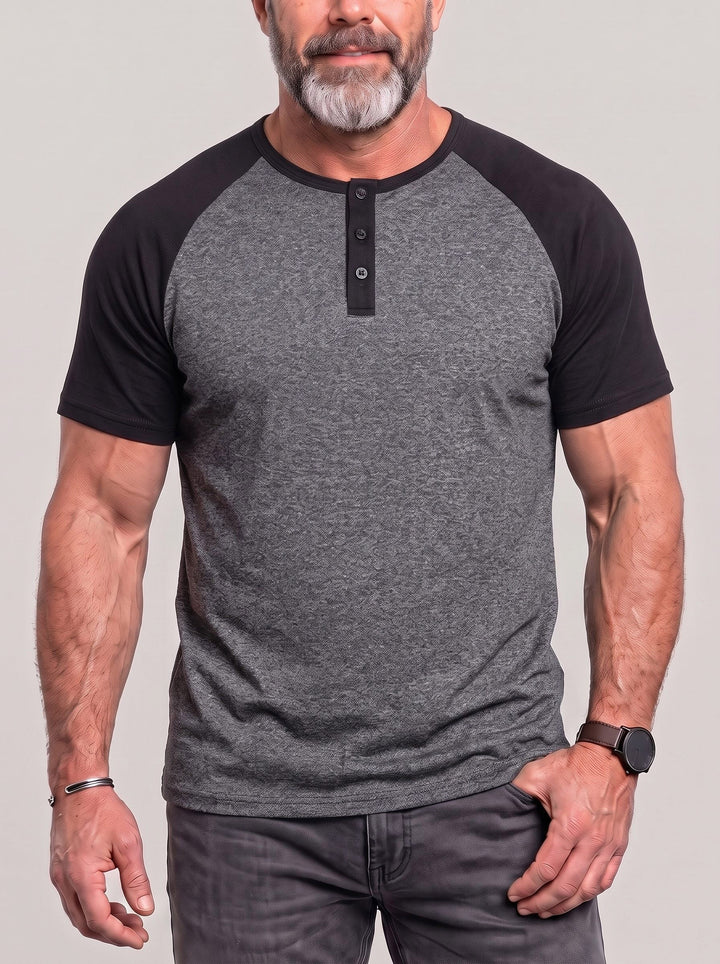 T-shirt col boutonné gris, vue portée de face