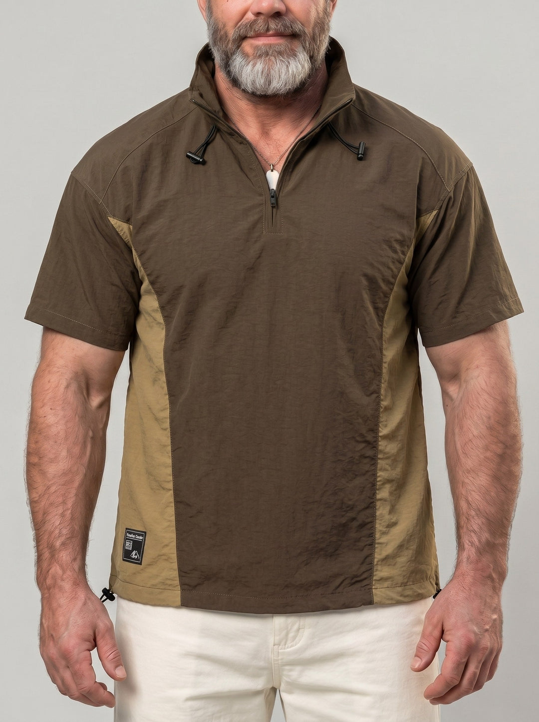 T-shirt d'été brun café, vue portée de face