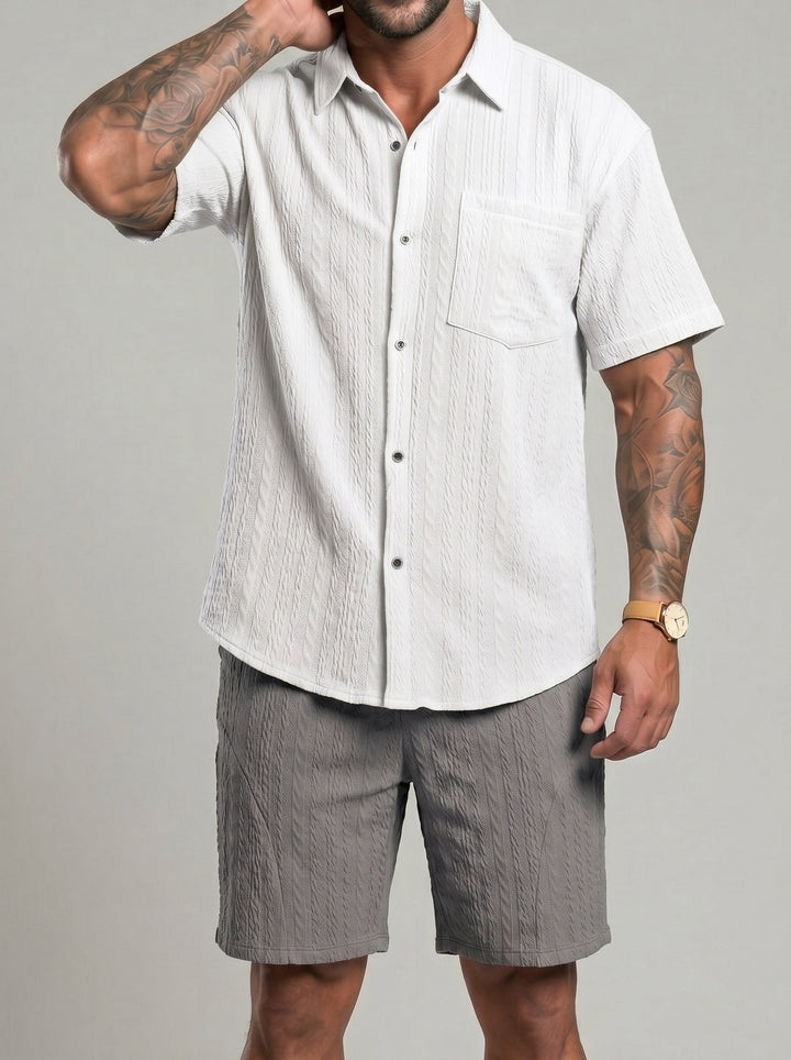 Ensemble chemise et short texturés, porté