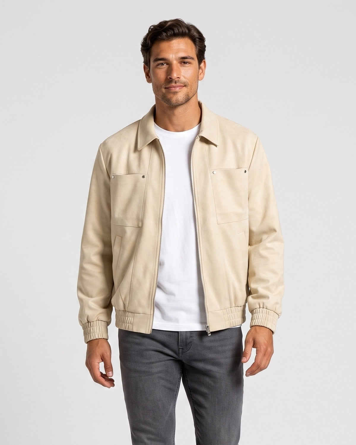 Veste zippée beige à poches plaquées, vue portée de face