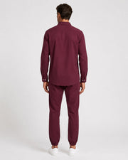 Ensemble chemise carreaux pantalon bordeaux — vue portée de dos