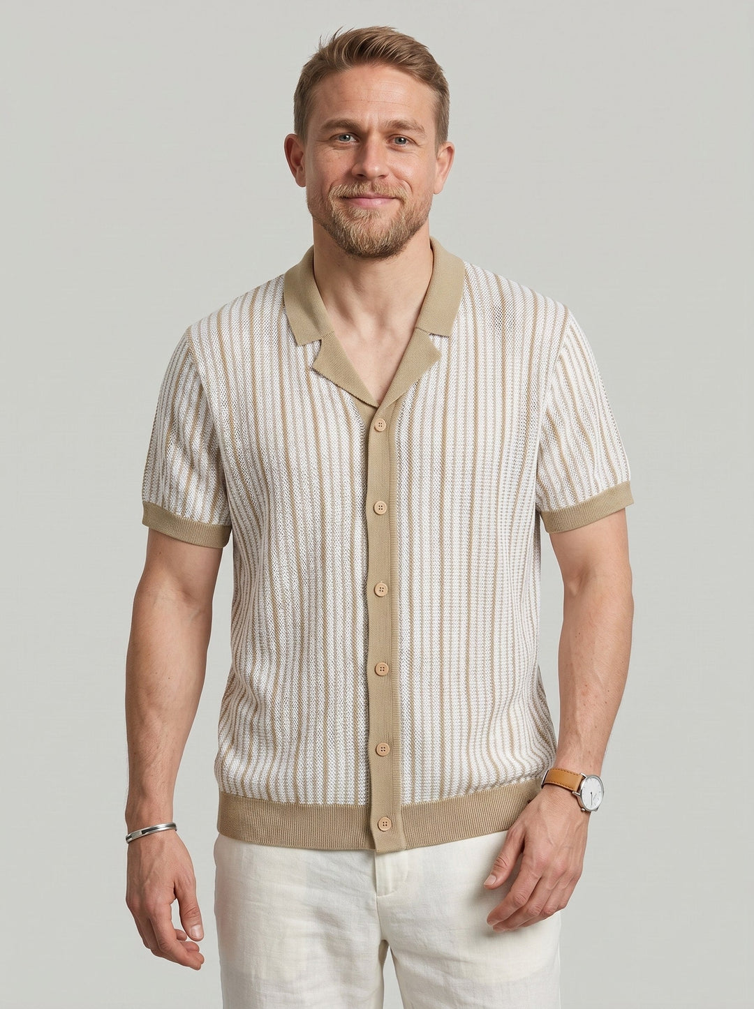 Polo rayé à boutonnage beige, vue portée de face