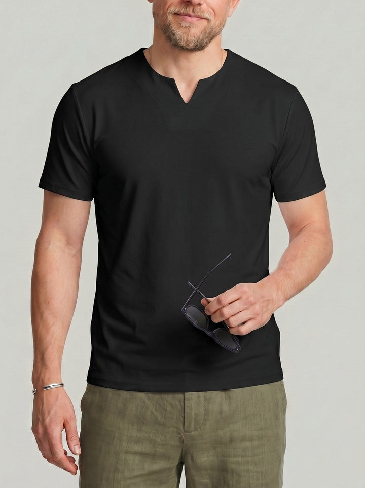 T-shirt uni col V noir, vue portée de face