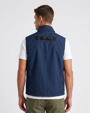 Gilet à poche zippée bleu marine — vue portée de dos