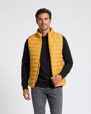 Gilet matelassé à col montant jaune — vue portée de face