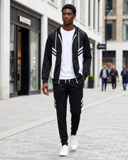 Ensemble jogging à capuche noir — vue portée en marche