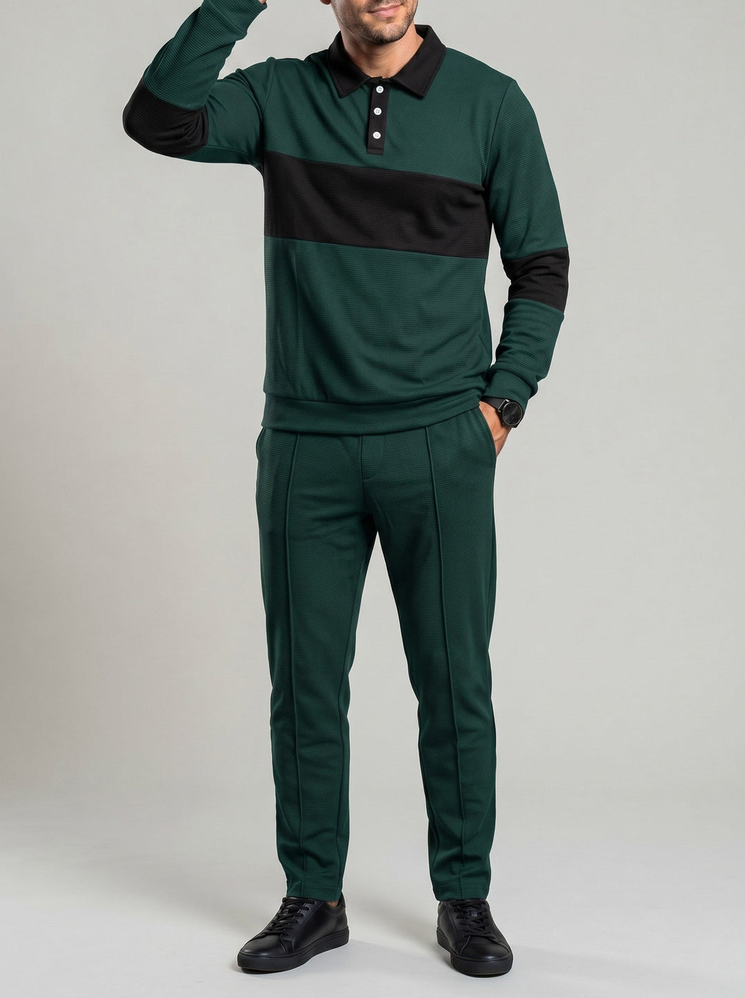 Tenue coordonnée texturée vert foncé, vue portée de face